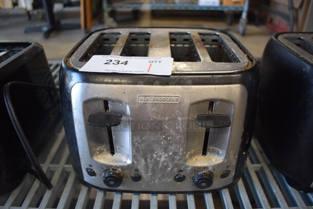 Black & Decker Metal Countertop 4 Slot Toaster. 120 Volts, 1 Phase. 10x9x7