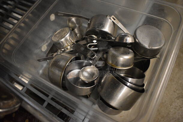 ALL ONE MONEY! Lot of Various Metal Dry Measuring Cups in Clear Poly Bin! 10.5x13x6 - Image 2 of 4
