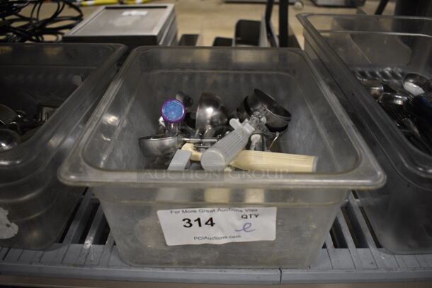 ALL ONE MONEY! Lot of Various Metal Scoopers in Clear Poly Bin! 10.5x13x6 - Image 3 of 3
