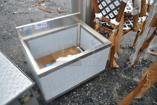 BRAND NEW SCRATCH AND DENT! Steelton 522UIB1824 1 8" x 24" Underbar Ice Bin with Bottle Holders - 77 lb. - Image 3 of 8