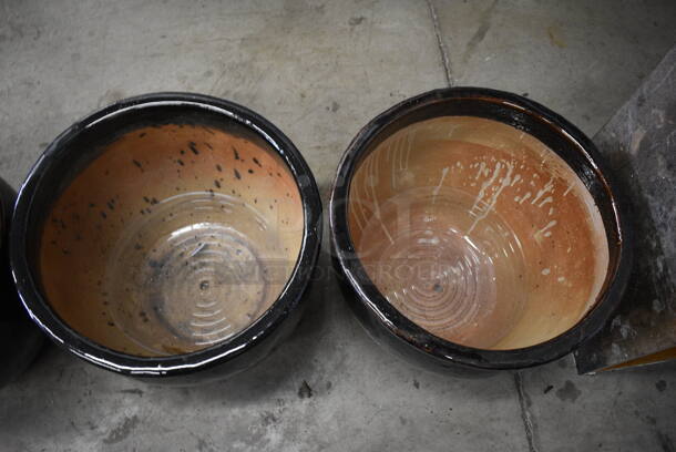 4 Black Planter Pots. 19x19x15.5. 4 Times Your Bid! - Image 4 of 5