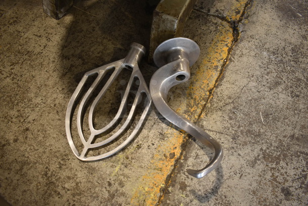 Hobart H-600-T Metal Commercial Floor Style 60 Quart Planetary Dough Mixer w/ Stainless Steel Mixing Bowl, Bowl Guard, Paddle and Dough Hook Attachments. 230 Volts, 3 Phase. - Image 2 of 12