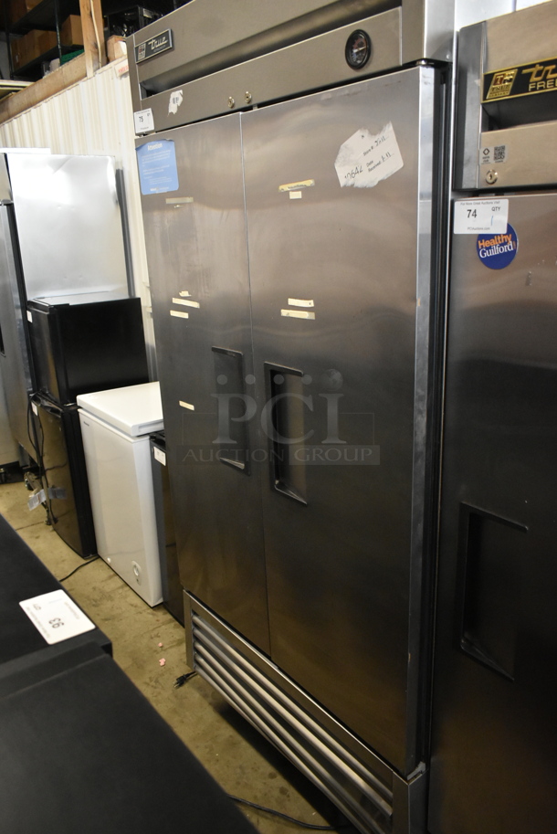 2016 True T-35 Stainless Steel Commercial 2 Door Reach In Cooler w/ Poly Coated Racks on Commercial Casters. 115 Volts, 1 Phase. Tested and Powers On But Does Not Get Cold
