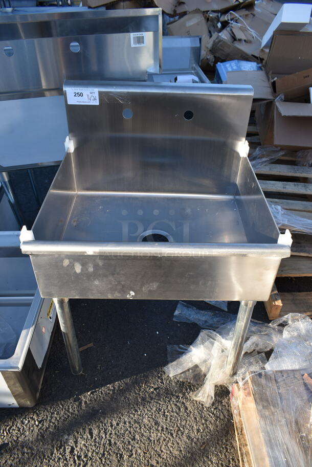 BRAND NEW SCRATCH AND DENT! Stainless Steel Commercial Single Bay Sink. - Image 1 of 4