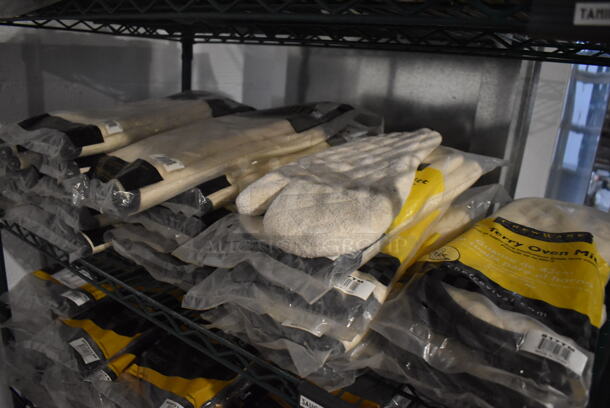 ALL ONE MONEY! Tier Lot of Various BRAND NEW Items Including Oven Mitts - Image 6 of 6