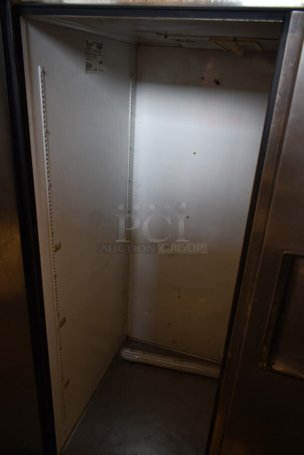 True TA3R-3S Stainless Steel Commercial 3 Door Reach In Cooler on Commercial CAsters. 115 Volts, 1 Phase. Tested and Working! - Image 5 of 8