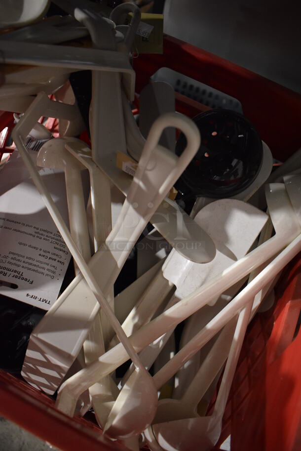 ALL ONE MONEY! Tier Lot of Various BRAND NEW Items Including Poly Ladles and Spatulas - Image 4 of 5