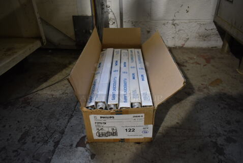 Box of 24 BRAND NEW Philips F15T8/CW Fluorescent Tube Lights.