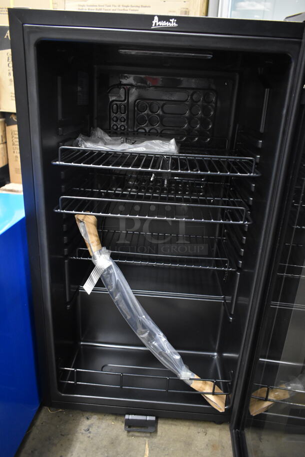 BRAND NEW SCRATCH AND DENT! Avanti BCA306SS-IS Stainless Steel 10 Bottle 70 Can Beverage Cooler Wine Chiller Merchandiser. 115 Volts, 1 Phase. Tested and Working! - Image 3 of 4