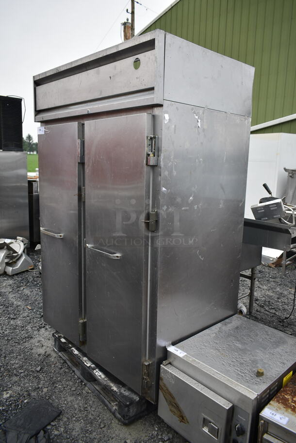 Continental 2R-SS Stainless Steel Commercial 2 Door Reach In Cooler. 115 Volts, 1 Phase. Tested and Powers On But Does Not Get Cold - Image 3 of 8