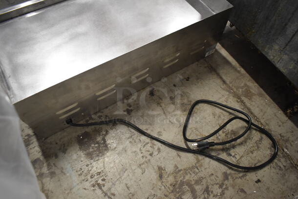 Avantco 177EG30N Stainless Steel Commercial Countertop Electric Powered Flat Top Griddle w/ Thermostatic Controls. 208/240 Volts, 1 Phase. - Image 5 of 7