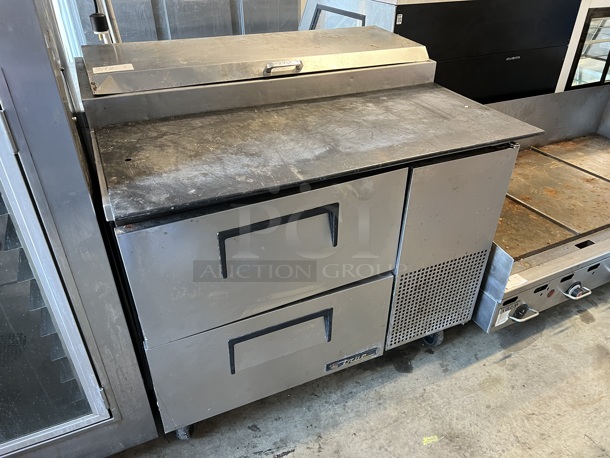 True Stainless Steel Commercial Pizza Prep Table w/ 2 Drawers on Commercial Casters. 115 Volts, 1 Phase. 45x33x42. Tested and Working! - Image 3 of 10