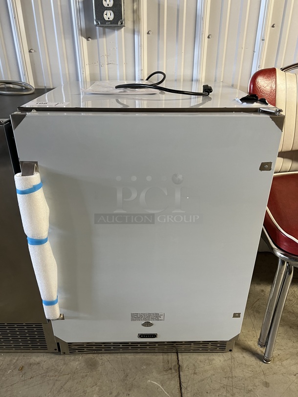 BRAND NEW SCRATCH AND DENT! 2021 Whynter BOR-53024-SSW Stainless Steel Single Door Cooler. 115 Volts, 1 Phase. 24x24x34. Tested and Working!