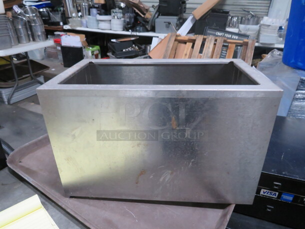 One 15.5X9X10 Stainless Steel Server Holder.  - Image 1 of 1
