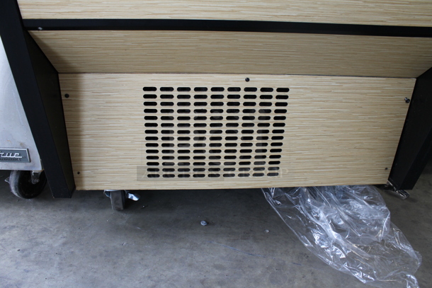 Federal Metal Commercial Deli Display Case Merchandiser on Commercial Casters. Tested and Working! - Image 4 of 4