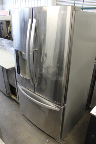 LG LFXS27566S/00 Stainless Steel Cooler Freezer Combo Unit. 115 Volts, 1 Phase. Tested and Powers On But Does Not Get Cold