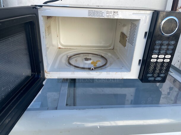 Working! Sunbeam Counter top Microwave 900 Watts - Image 4 of 9