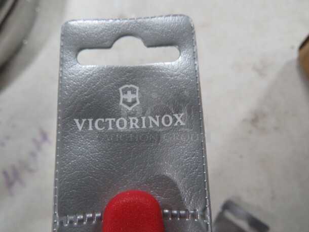 NEW Victorinox 3.25 Inch Paring Knife. 10XBID - Image 3 of 3