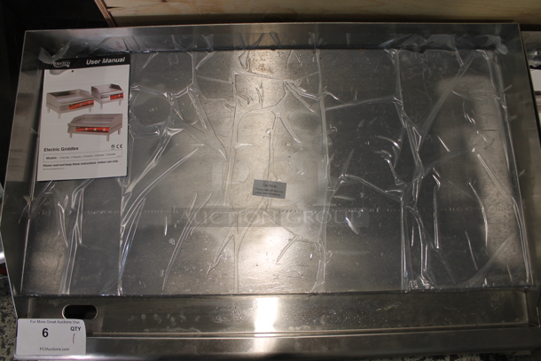 BRAND NEW SCRATCH AND DENT! Avantco 177EG30N Stainless Steel Commercial Countertop Electric Powered Flat Top Griddle w/ Thermostatic Controls. 208/240 Volts, 1 Phase.  - Image 3 of 7