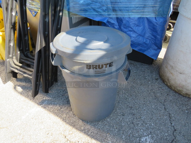 One Rubbermaid Brute 20 Gallon Trash Can With Lid.