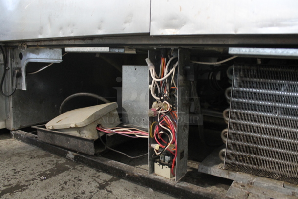 True T-49F Stainless Steel Commercial 2 Door Reach In Freezer. 115 Volts, 1 Phase. Tested and Powers On But Does Not Get Cold - Image 7 of 8