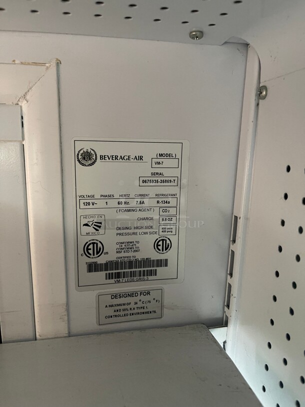 Working! Beverage Air VM7 35 1/2 inch Vertical Open Air Commercial Cooler w/ (4) Levels - Gray, 115v NSF Tested and Working! - Image 5 of 6