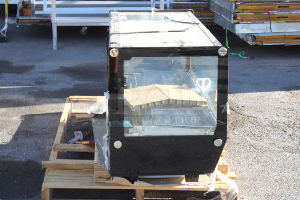 BRAND NEW SCRATCH & DENT! Avantco BCS-60-HC 60" Black Refrigerated Square Countertop Bakery Display Case with LED Lighting. S/N:1460202250091 TESTED. IN WORKING ORDER!!  Dent on the front right side. 60 x 22 3/8 x 27 - Image 9 of 10