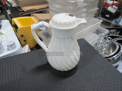 One Connoiserve Swirl Server. 