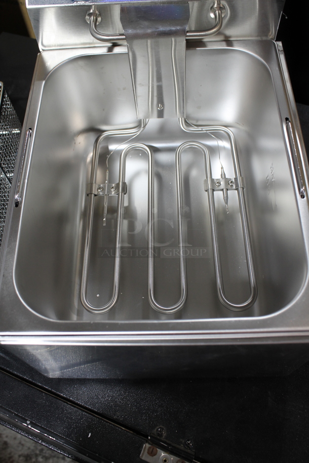 BRAND NEW SCRATCH AND DENT! 2023 Hoocoo FRY-10L Stainless Steel Commercial Countertop Electric Powered Fryer w/ Lid and Fry Basket. 120 Volts, 1 Phase. - Image 6 of 7