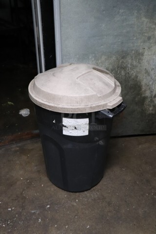 Trashcan(s)
