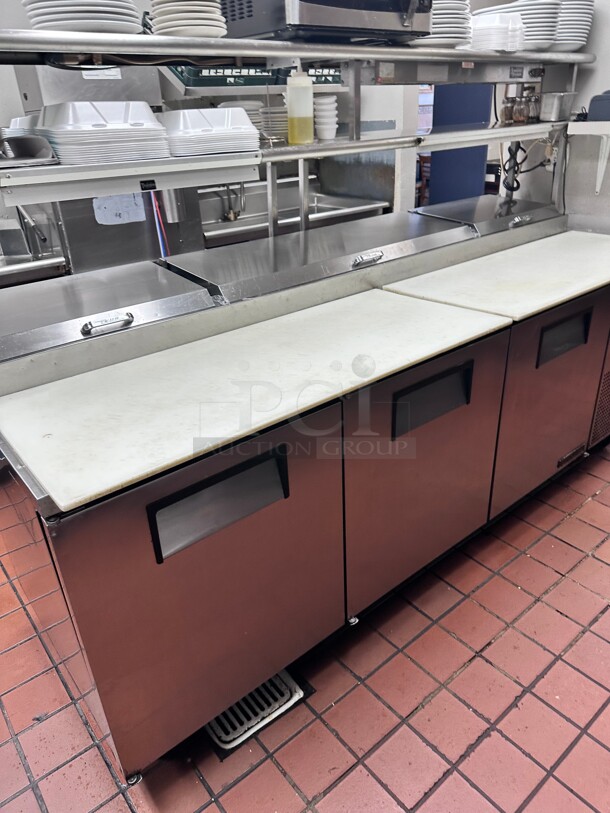 Working! True TPP-93 93 inch Commercial Pizza Prep Table w/ Refrigerated Base, w/ Double Shelves 115v NSF Tested and Working! - Image 3 of 10
