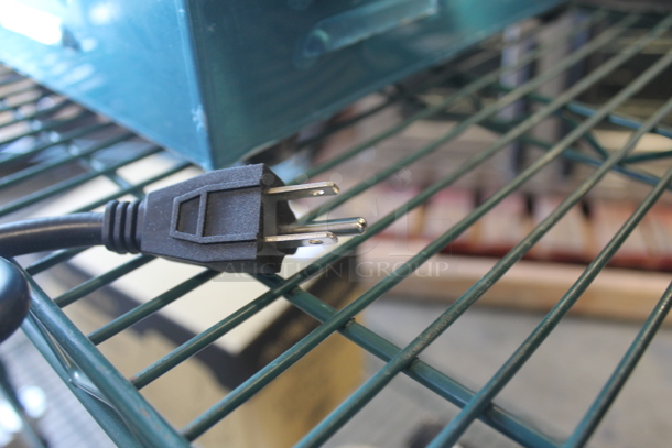 BRAND NEW SCRATCH AND DENT! Avantco 177P85S Commercial Stainless Steel Electric Countertop Double Flat Panini Maker. 120V. Tested And Working! - Image 8 of 8