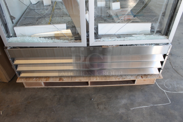 BRAND NEW SCRATCH AND DENT! 2022 Avantco 178A49RGHC Stainless Steel Commercial 2 Door Reach In Cooler Merchandiser w/ Poly Coated Racks. 115 Volts, 1 Phase. Tested and Working! - Image 5 of 5