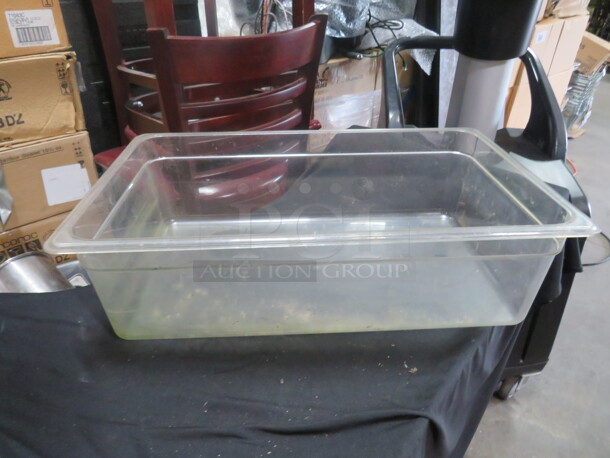 One Cambro Full Size 6 Inch Deep Food Storage Container.