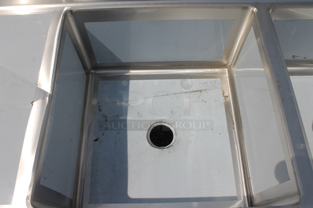 BRAND NEW SCRATCH AND DENT! Regency 600S32424224 124" 16-Gauge Stainless Steel Three Compartment Commercial Sink with 2 Drainboards. Bays 24x24x12. Drain Boards 22x26x1 - Image 5 of 9