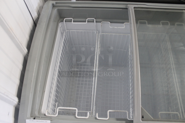 Excellence VB-4HC Metal Commercial Chest Freezer Merchandiser w/ Poly Coated Baskets on Commercial Casters. 115 Volts, 1 Phase. Tested and Working! - Image 5 of 10