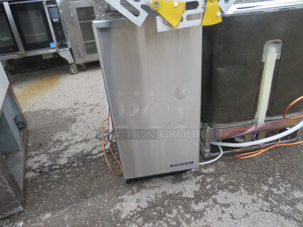 One Hoshizaki Ice Maker. #AM-50BAE-AD. 115 Volt. 15X21X31.5