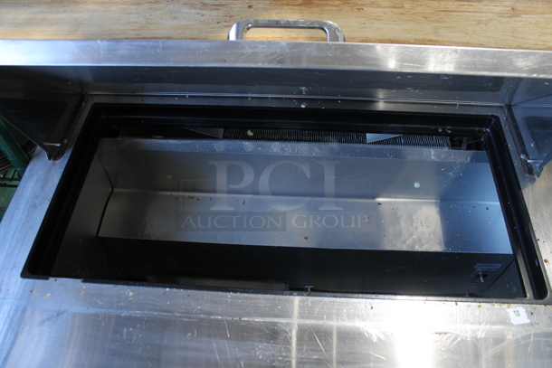 2018 True TSSU-36-08 Stainless Steel Commercial Sandwich Salad Prep Table Bain Marie Mega Top on Commercial Casters. 115 Volts, 1 Phase. Tested and Working! - Image 4 of 7