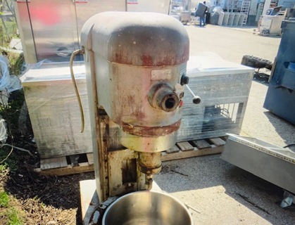 One Hobart Stand Mixer With Bowl. Unable To Test. Model# H-600T. 200 Volt. 