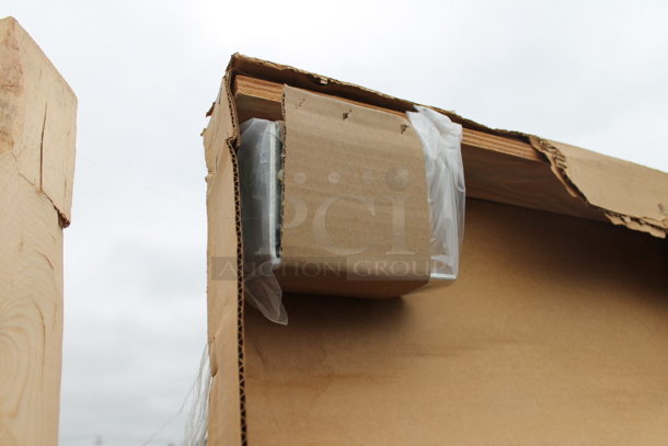 BRAND NEW SCRATCH AND DENT! Wood Pattern and Metal Swinging Kitchen Door. - Image 6 of 6