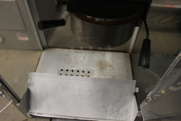2013 11065 Metal Commercial Countertop Popcorn Machine and Merchandiser. 120 Volts, 1 Phase. Tested and Working! - Image 5 of 7
