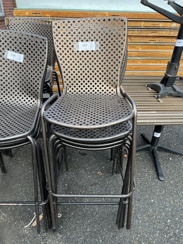 5 Brown Metal Mesh Outdoor Bar Height Chairs. Stock Picture - Cosmetic Condition May Vary. 19x19x48. 5 Times Your Bid!