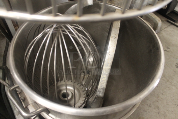 Thunderbird ARM-60PBL Metal Commercial Floor Style 60 Quart Planetary Dough Mixer w/ Stainless Steel Mixing Bowl, Bowl Guard, Dolly, Dough Hook, Whisk and Paddle Attachments. 220 Volts, 1 Phase. - Image 3 of 7