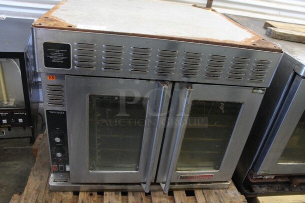 Blodgett Zephaire Stainless Steel Commercial Gas Powered Full Size Convection Oven w/ View Through Doors, Metal Oven Racks, Thermostatic Controls and 2 Commercial Casters. Goes GREAT w/ Item 174! 
