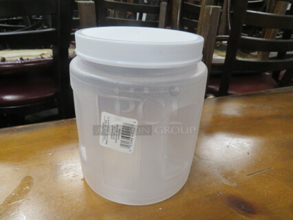 NEW 2 Quart Storage Containers. 2XBID