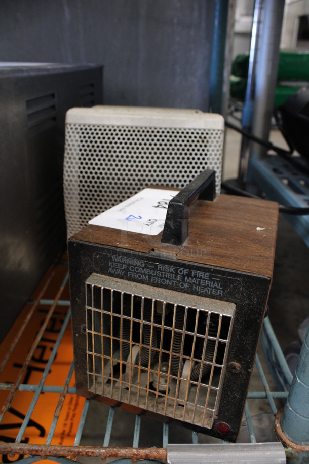 2 Countertop Heaters. 5x6.5x6, 6.5x6x7. 2 Times Your Bid! - Image 1 of 3