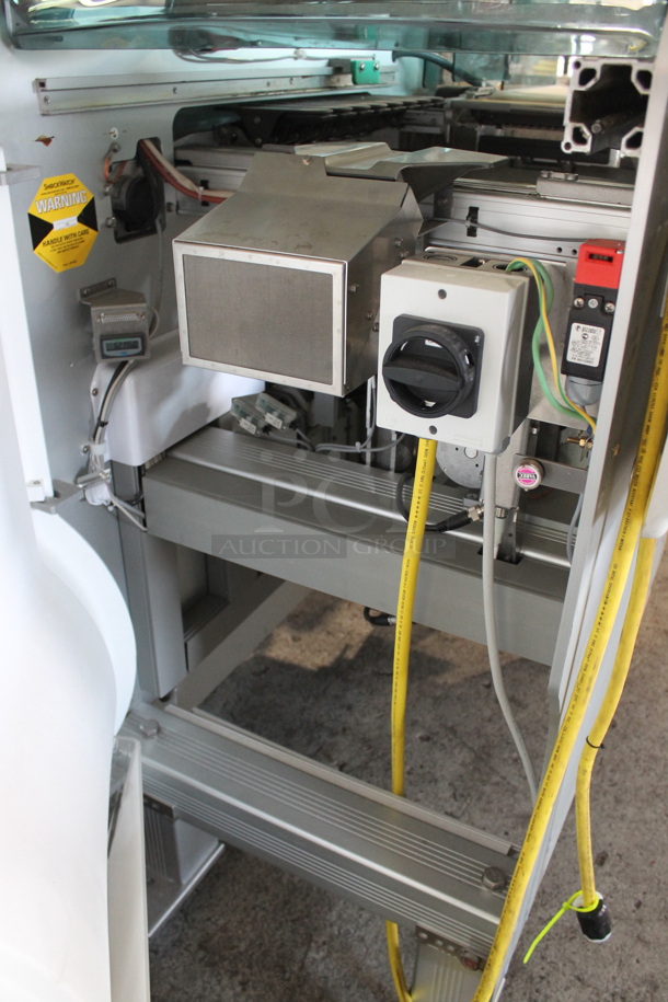 Mettler Toledo Model 0647 Solo Max Commercial Floor Style Scale w/ Model 0317 Stainless Steel Labeler and Model 0925 Stainless Steel Conveyor. 100-240 Volts, 1 Phase.  - Image 11 of 12