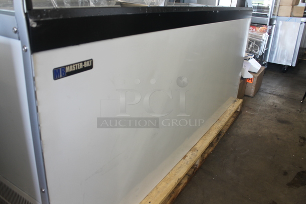 BRAND NEW SCRATCH AND DENT! Master-Bilt DD-88 Metal Commercial Floor Style Ice Cream Dipping Cabinet. 115 Volts, 1 Phase. See Pictures For Broken Front Glass Pane. Tested and Working! - Image 3 of 7
