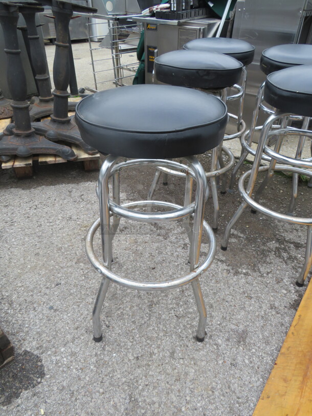 2 Ring Swivel Bar Stool With Black Cushioned Seat. 2XBID - Image 1 of 1