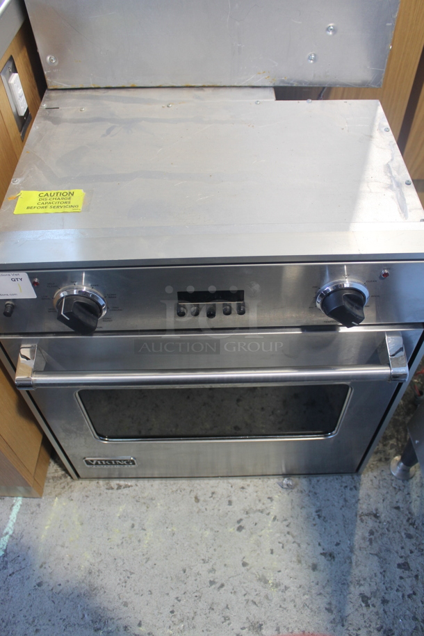 Viking VESO127SS Professional Series Ultra-Premium Select
27 Inch Single Electric Wall Oven with 4.2 cu. ft. Capacity, Vari-Speed Dual Flow Convection, Rapid Ready Preheat and 10-Pass Broiler: Stainless Steel 208-240 Volts 1 Phase.  - Image 1 of 8